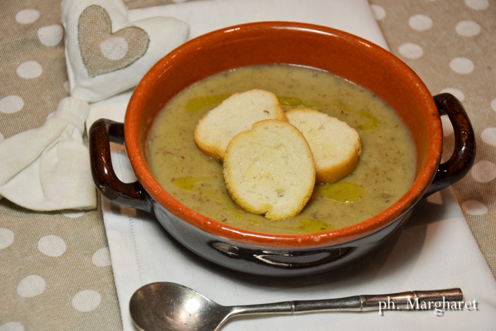Zuppa cremosa di patate e lenticchie