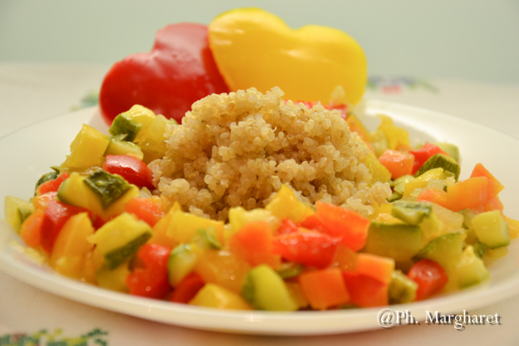 Quinoa colorata con verdure 